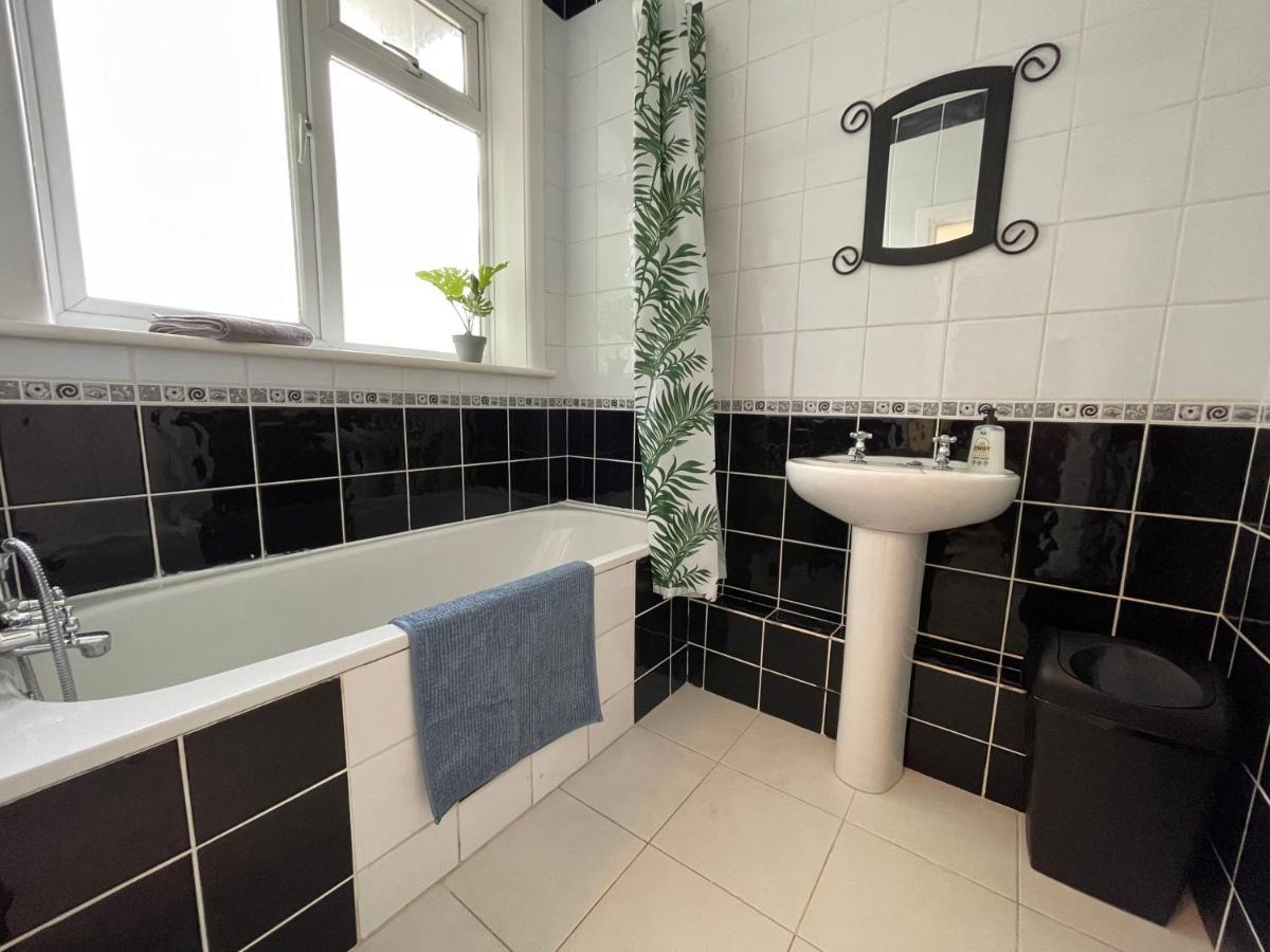 Bournemouth 3 Bedroom - Parking Luaran gambar